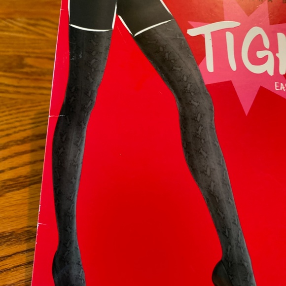 Spanx Easy As Python print tights - Picture 5 of 9